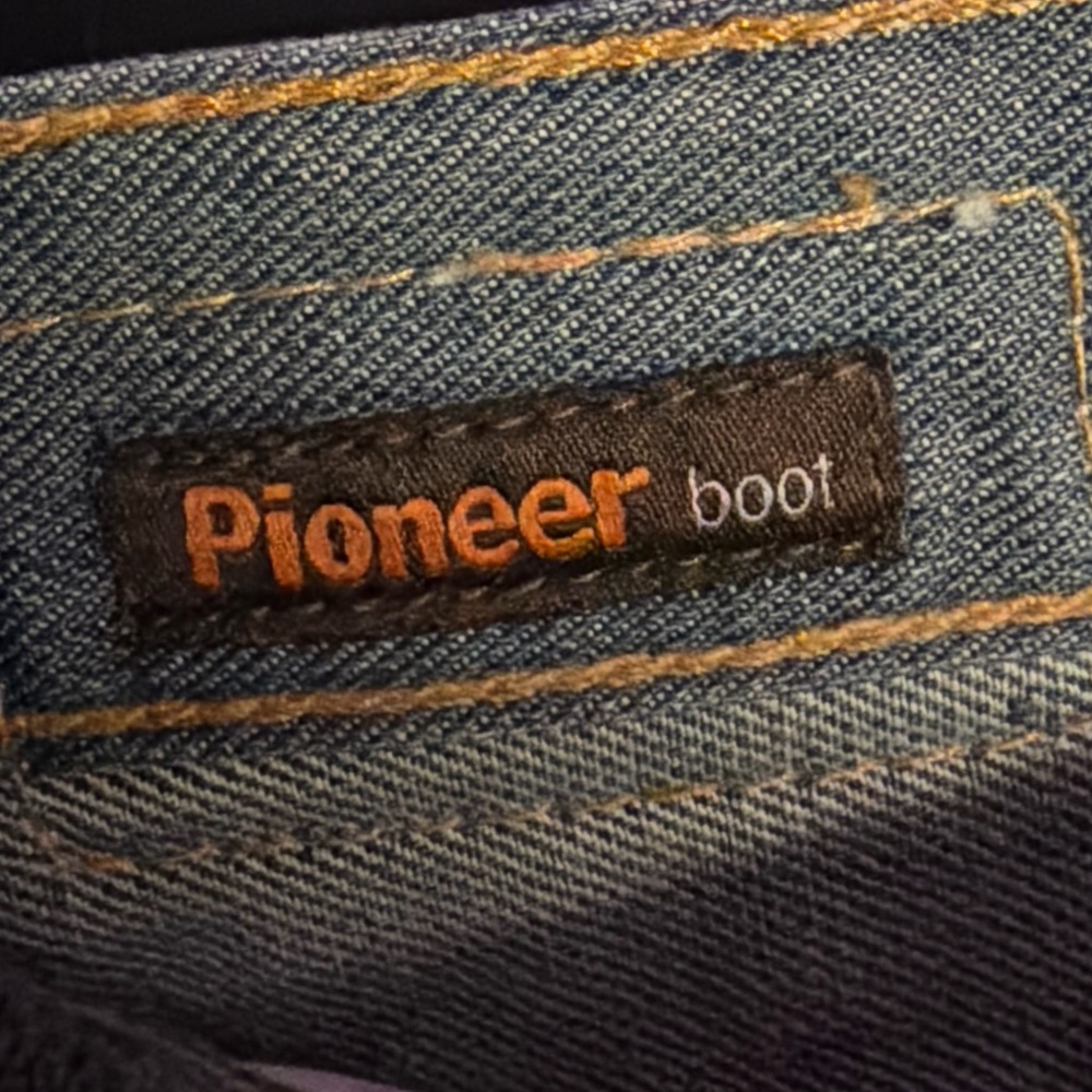 BIG STAR NWT Vintage Medium Wash Pioneer Bootcut Jeans 32 - Picture 11 of 14
